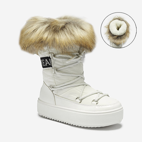 White children's slip-on shoes a'la snow boots with fur Asika - Footwear