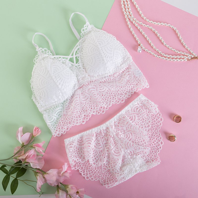 Women's white lace lingerie set - Underwear
