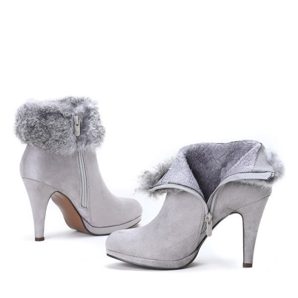 Jasno-szare, kobiece botki na szpilce Vanessa- Obuwie