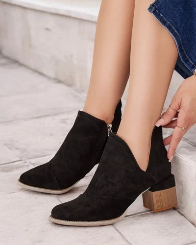 Black women's insulated boots on a brown Karela post - Footwear