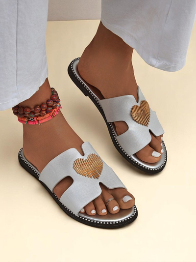 Royalfashion Women's Flat Sole Flip-Flops Heart Chic