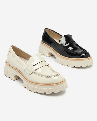 Beige lacquered moccasins for women Mewira - Footwear