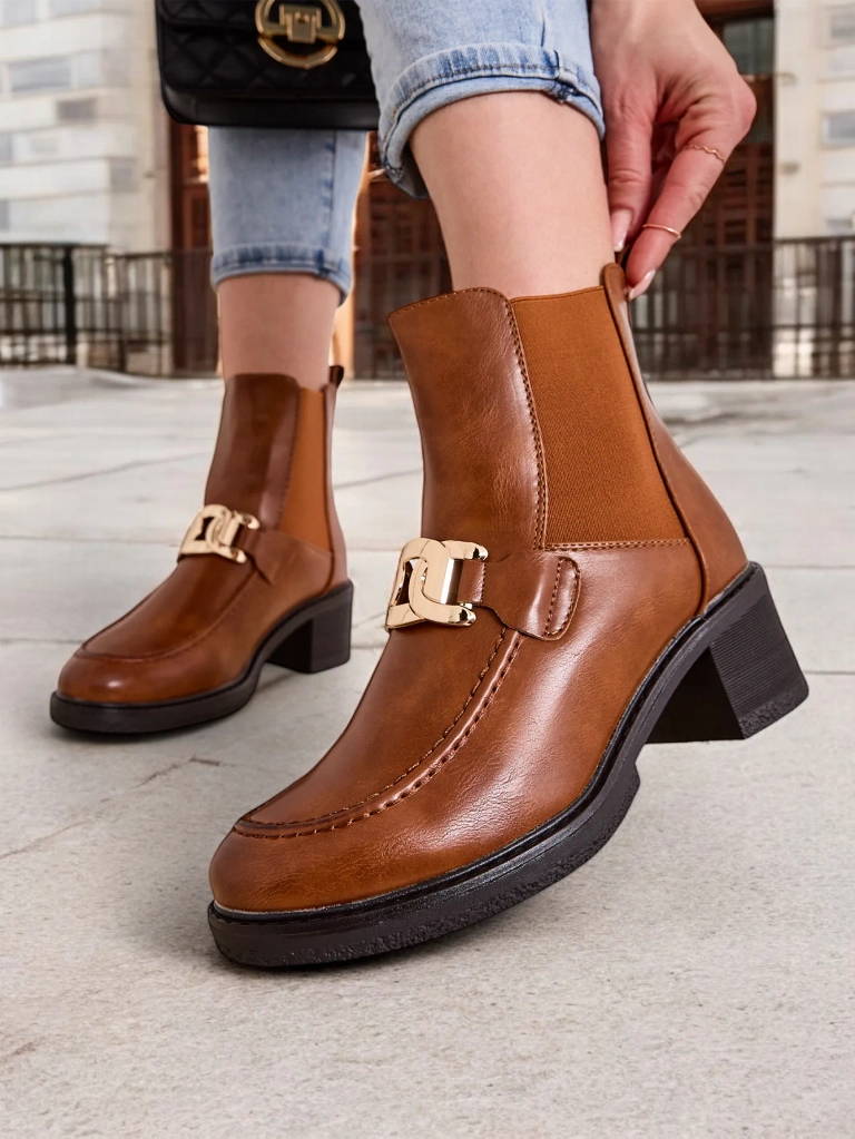 Royalfashion Sieviešu zābaki ar zemu papēdi Ewios