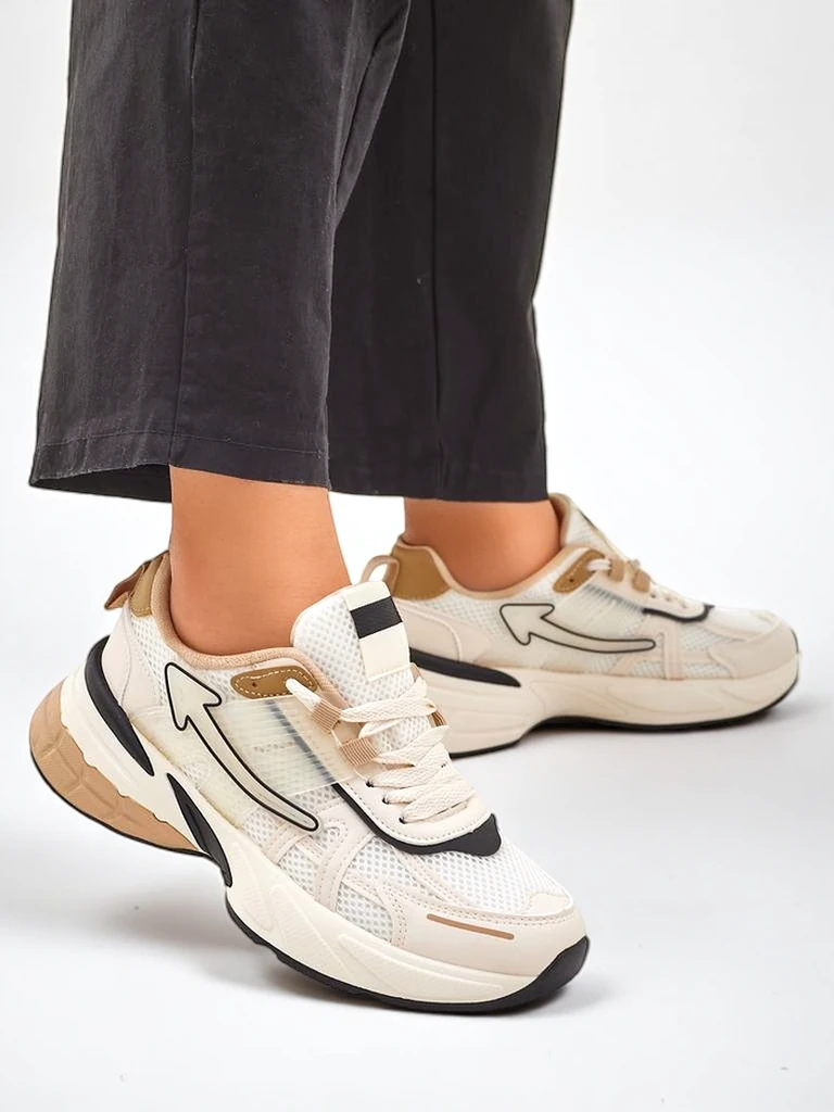 Royalfashion Women's sporty sneakers with thicker sole Beysa