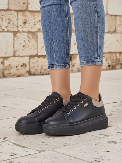 Sneakers da donna Callista Royalfashion nere con plateau in ecopelle