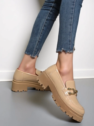 Royalfashion Sieviešu lakotā ādas loaferi Arieda