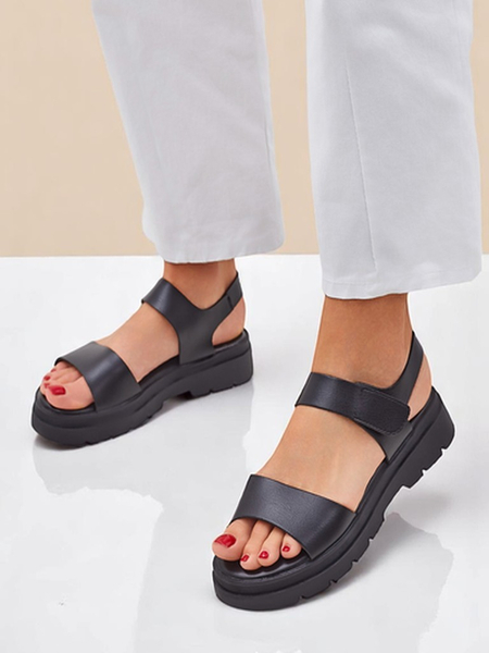 Royal Fashion Women's Otvanna sandals with a thick sole