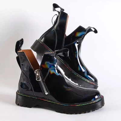 OUTLET Ladies' black lacquered boots with a zipper Odeta - Footwear