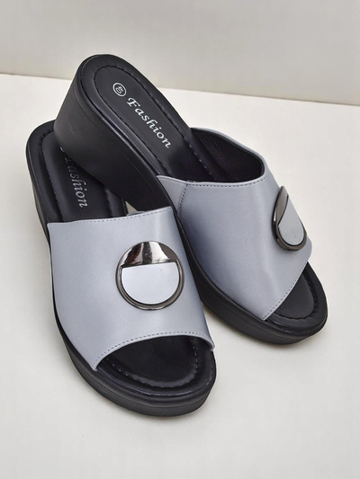 Royalfashion Sieviešu sandales uz platformas Elira