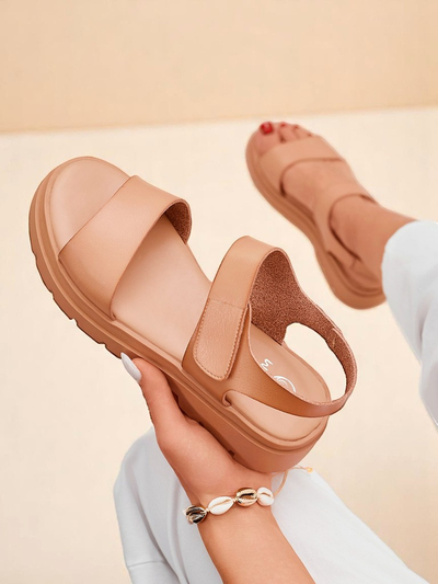 Royal Fashion Women's Otvanna sandals with a thick sole