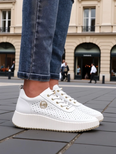 Royalfashion Women's perforated sporty sneakers Jovenes