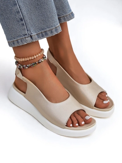 Royalfashion Women's sandals on a thicker sole Luna Shines
