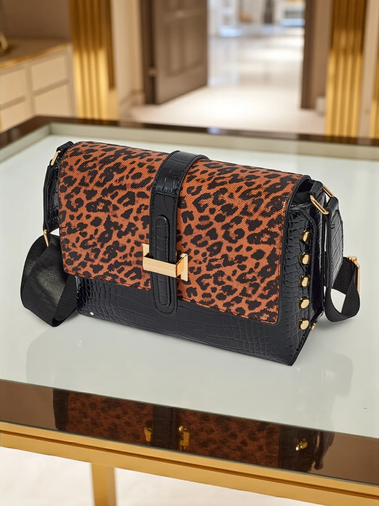 Kiiltäväpintainen pieni naisten eko nahkalaukku Panthere Mist