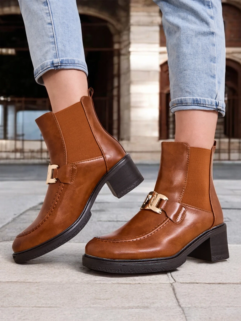 Royalfashion Sieviešu zābaki ar zemu papēdi Ewios