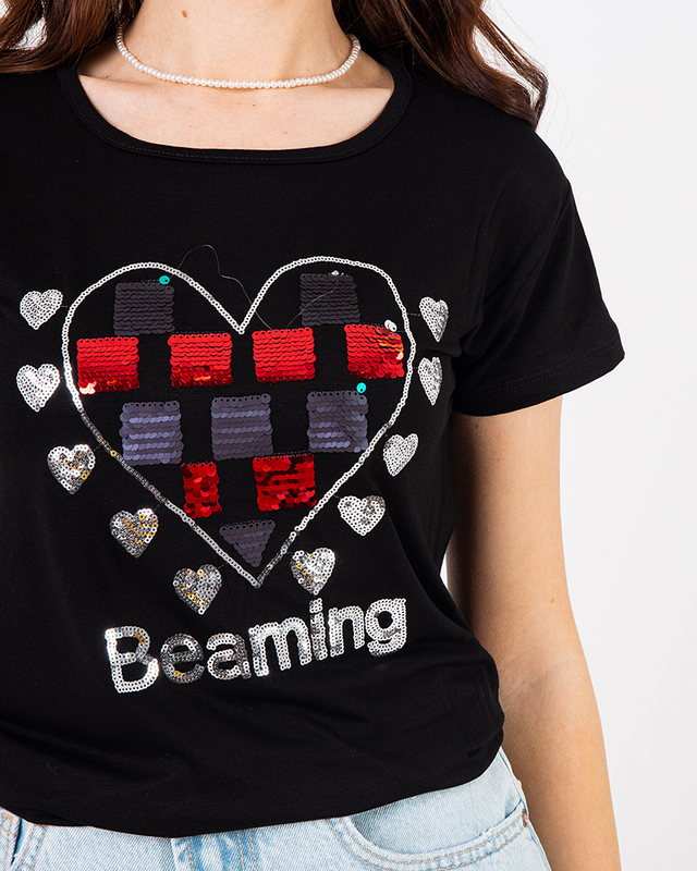 Черная женская футболка с принтом