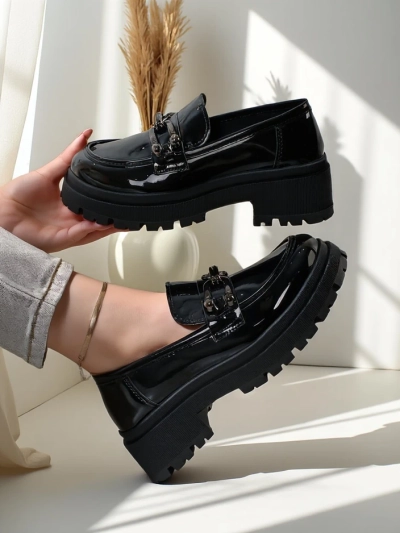 Royalfashion Sieviešu lakoti loafers Arieda