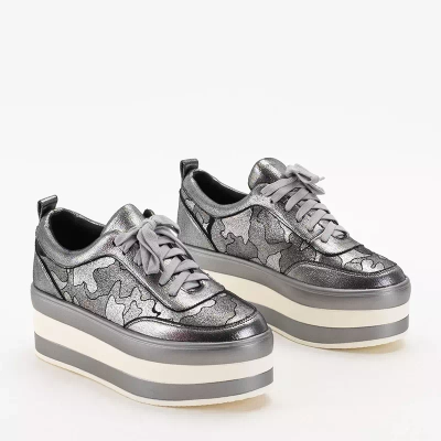 OUTLET Gray women's shoes on the Exira platform - Footwear