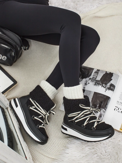 Women's snow boots with fur Verruna