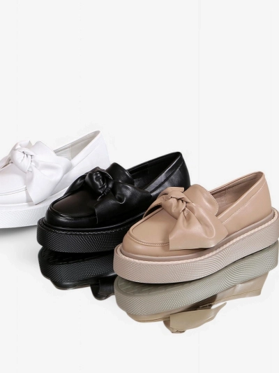 Royalfashion Elegant women's moccasins with a bow Ortto