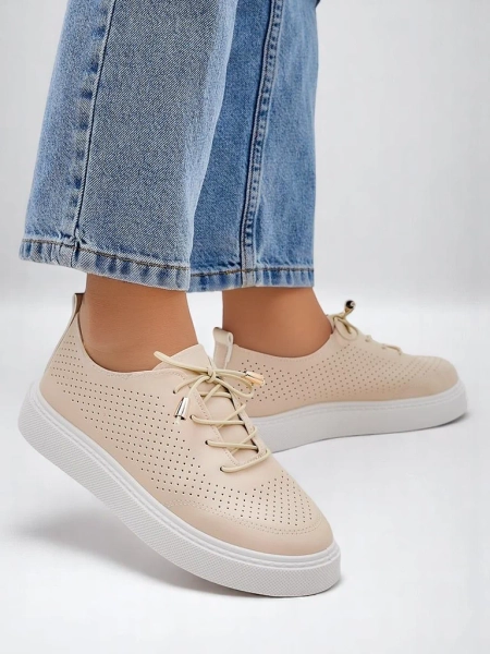 Royalfashion Women's perforated laced sports shoes Vaned