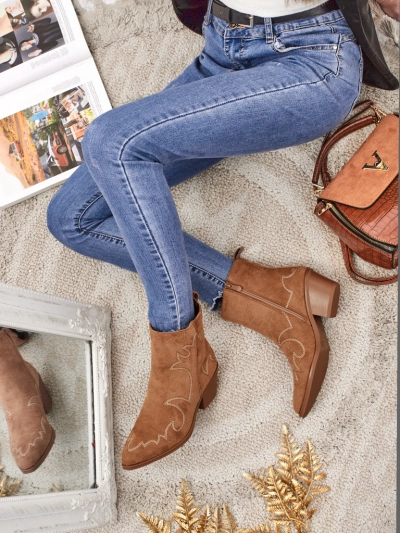 Женские ботинки-ковбойки Velvet Ash – на каблуке