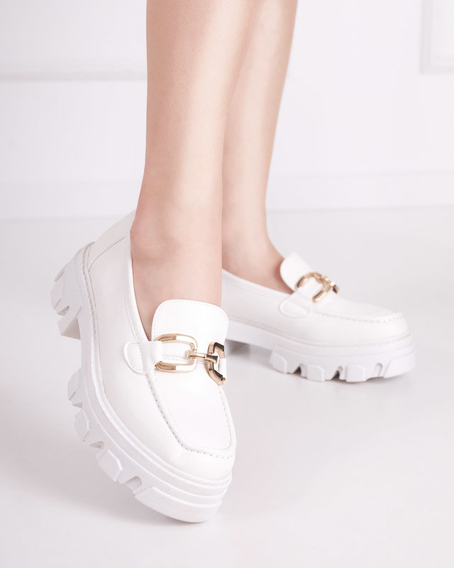 OUTLET Women's white shoes with a golden decoration Meritso - Footwear