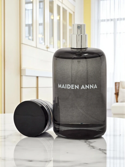 Maiden Anna - Charming Perfume With Agar Accords