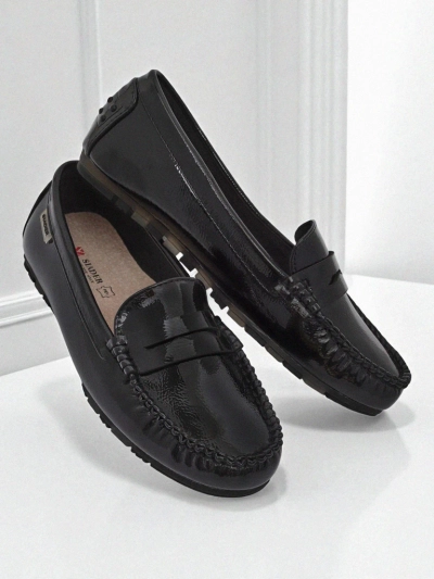 Women's Cyra Nero Moccasins made of patent eco-leather, classic Italian style