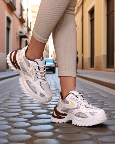 Royalfashion Женские лаковые кроссовки Leysi