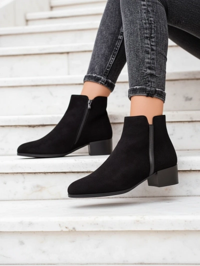 Amicus Nero Elegante Ankle Boots for Autumn and Winter