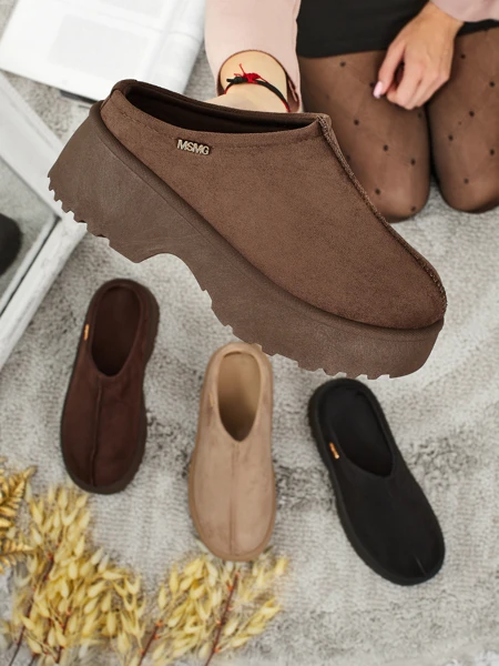 Calindra Women's Short Faux Fur Snow Boots