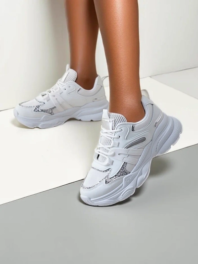 Royalfashion Women's sporty sneakers on a thicker sole Aimo