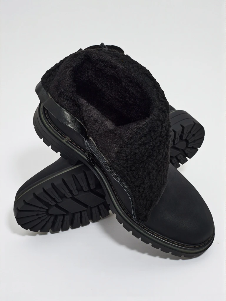 Высокие женские ботинки из эко-замши Liora