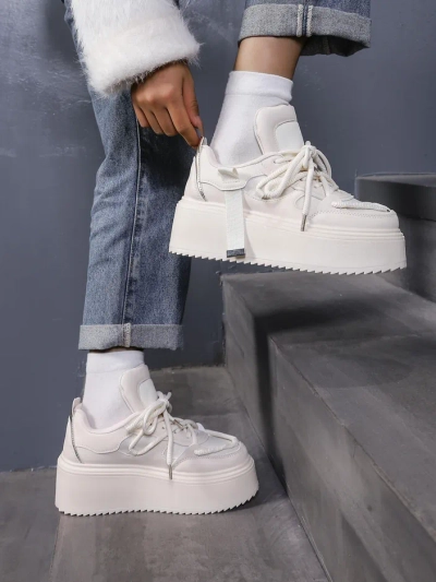 Royalfashion Sports sneakers for women on a platform Aeroll