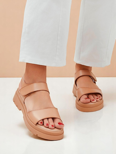 Royal Fashion Women's Otvanna sandals with a thick sole