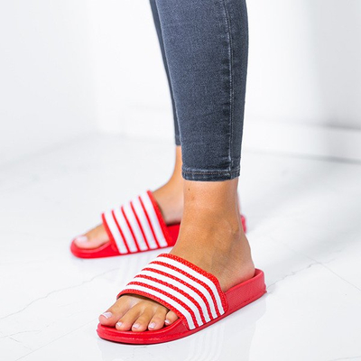 Czerwono - białe klapki w paski Seganea - Obuwie