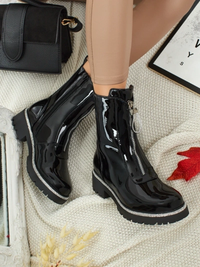 Lakierowane eko skórzane botki damskie z cyrkoniami Nuvina