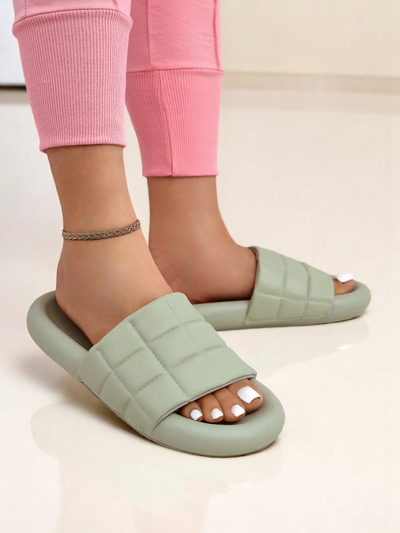 Royalfashion Women's Flat Quilt Walk Flip-Flops