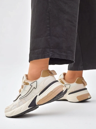 Royalfashion Women's sporty sneakers with thicker sole Beysa