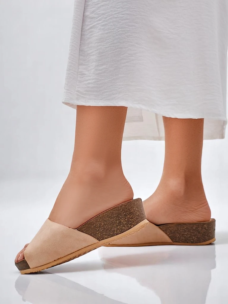 Royalfashion Women's sandals on a low wedge Maderas