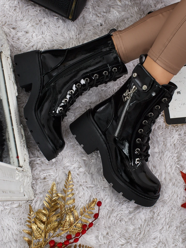 Naiste lakitud töösaapad Seray