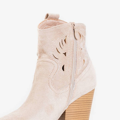 Beige cowboy boots a'la on the post Belieu - Footwear