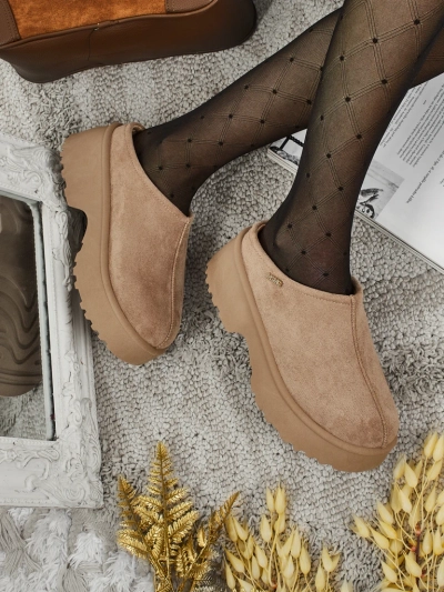 Calindra Women's Short Faux Fur Snow Boots