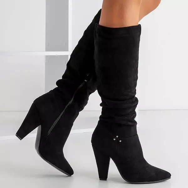 OUTLET Black boots with a triangular heel Virelo - Shoes