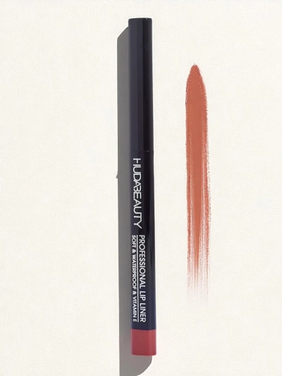Lip pencil in Rusty Crimson color