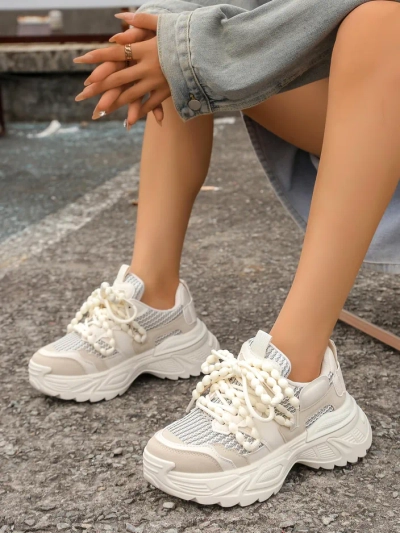 Royalfashion Women's sporty sneakers on a thicker sole Loness