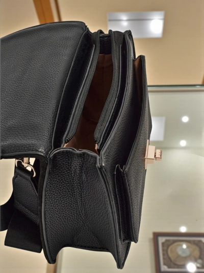 Väike naiste öko-nahast käekott Esmira