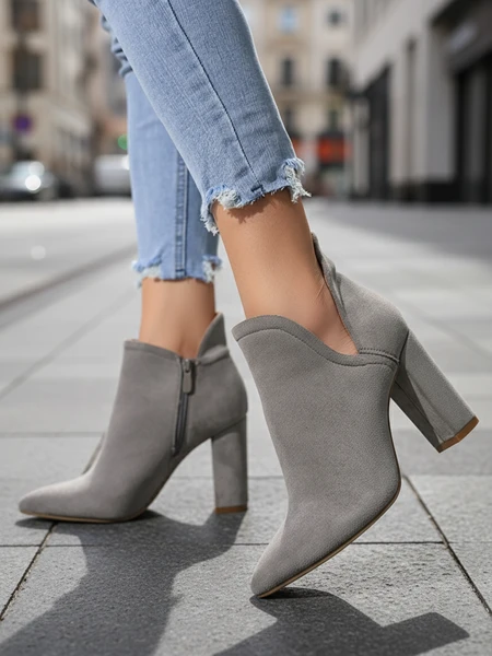 Gray ankle boots with cut from Alania - Footwear