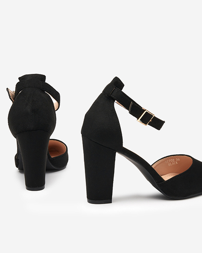 Black women's sandals on the Kinotia post - Footwear