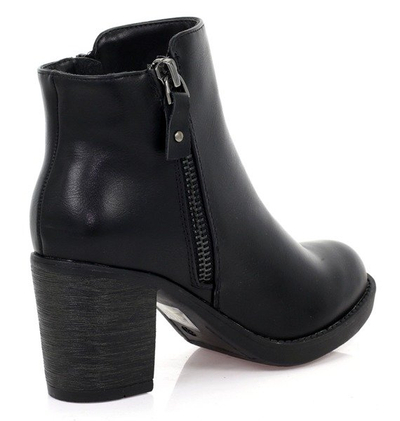 Czarne botki na słupku z suwakiem - Obuwie